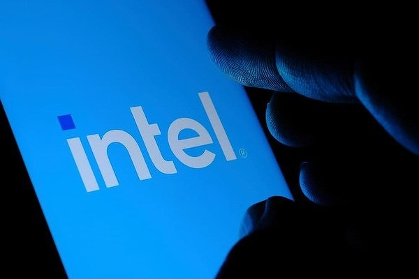 Фото - Тонущую Intel атакует жадный патентный тролль. Он отбирает у нее миллиард за древнюю бесполезную технологию